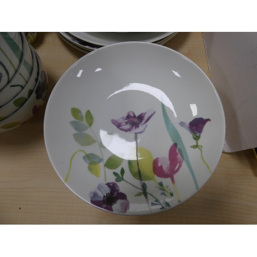 37 - Portmeirion 'Water Garden' pattern part dinner set.