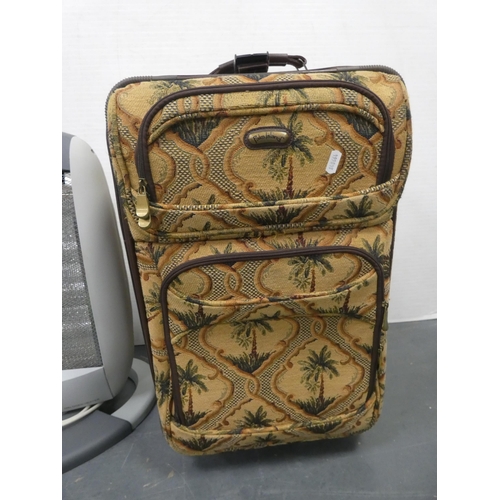 45 - Shredder, Astor heater and a suitcase.