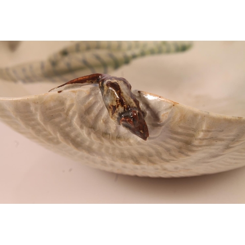 15 - Japanese pottery bowl, 19cm diameter.