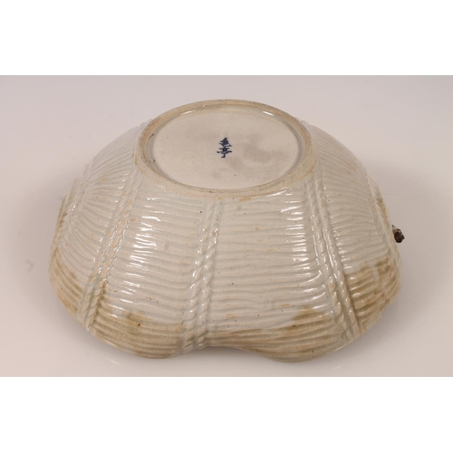 15 - Japanese pottery bowl, 19cm diameter.