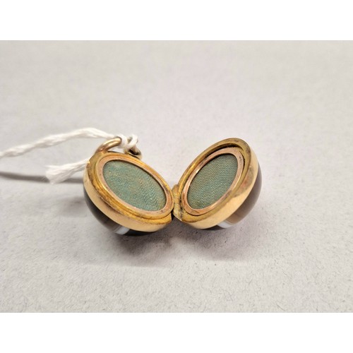 78 - Victorian agate spherical locket pendant with yellow metal mounts