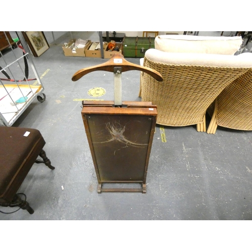 28 - Vintage gentleman's valet stand.