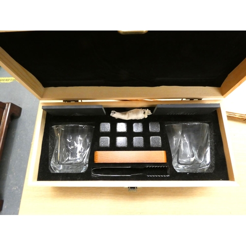 42 - Copper and brass hunting horn, a Five Bells whiskey set, boxed.