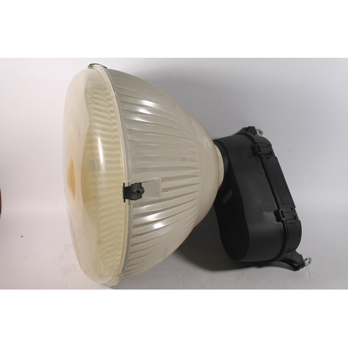 419 - Set of fourteen Industrial ceiling floodlights having ridged white plastic bodies and plastic covers... 