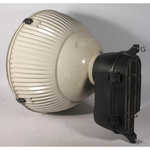 419 - Set of fourteen Industrial ceiling floodlights having ridged white plastic bodies and plastic covers... 