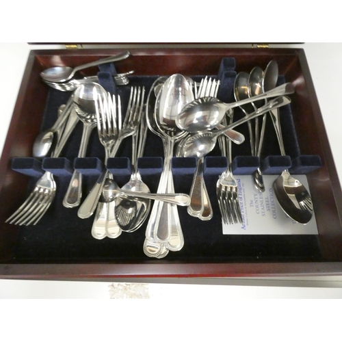 60 - Arthur Price canteen of cutlery.