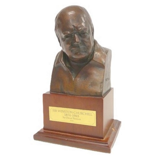 Bronze desk bust of Winston Churchill after an original by Oscar Nemon (1906-1985), Overall height 24cm, height of bust 15.3cm.