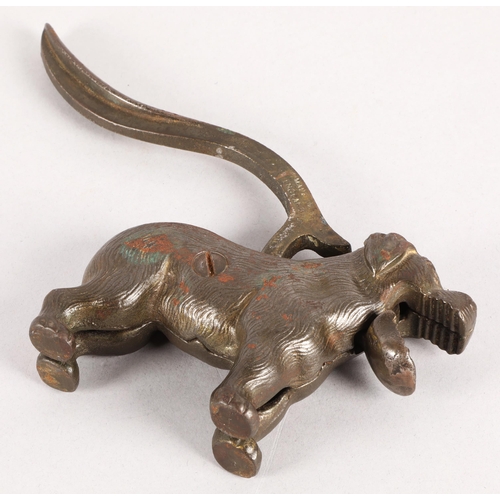40 - Cast iron nutcracker in the form of a dog c.1900