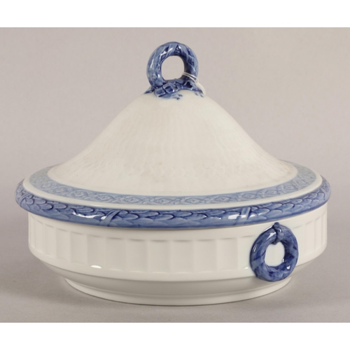 48 - Royal Copenhagen dinnerware in 'Blue Fan' pattern 1212 to include lidded dish, plates for six in thr... 