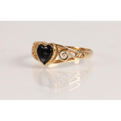 52 - 9ct gold ring set with a black gemstone heart, ring size H, 1.1g