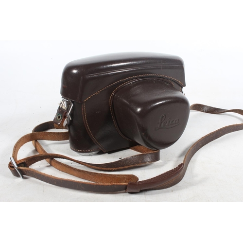 1362 - Ernst Leitz GMBH Wetzlar Leica M3 camera body, serial number 965081, fitted with Summicron f=5cm 1:2... 