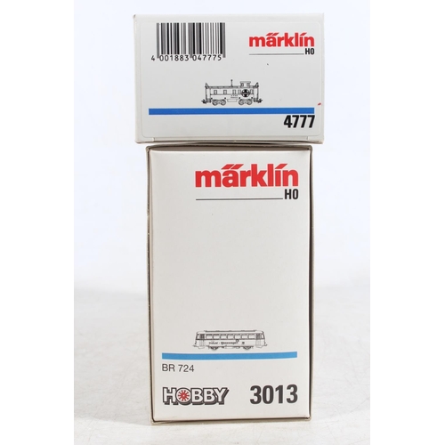 1020 - Marklin of Germany digital HO scale model railways 4777 caboose 999005 Santa Fe ATSF, red, boxed and... 