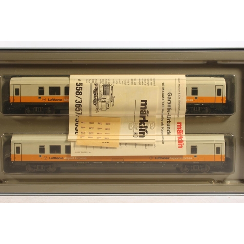 1029 - Marklin of Germany digital HO scale model railways 2668 'Lufthansa Airport Express' train pack with ... 