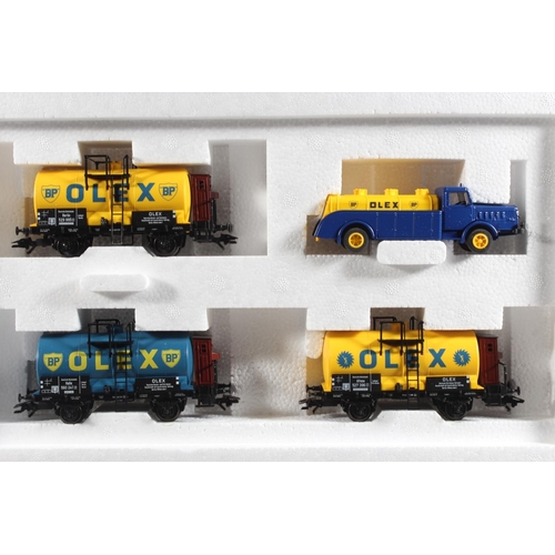 1034 - Marklin of Germany digital HO scale model railways rolling stock set to include 4514 'Silowagen Car ... 