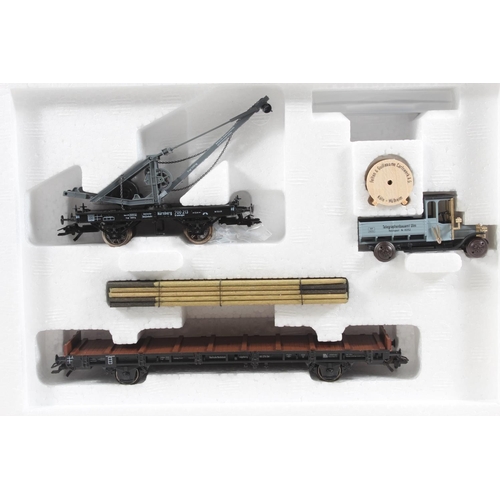 1043 - Marklin of Germany digital HO scale model railways rolling stock sets to include 48664 Steel Slabs H... 