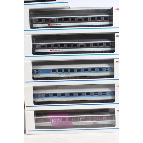 1046 - Marklin of Germany digital HO scale model railways passenger coaches to include 4125, 4232, 4283, 42... 