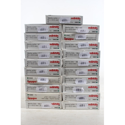 1059 - Marklin of Germany HO scale model railways track to include 24611 'Weiches Links' Left Turnout R2 18... 