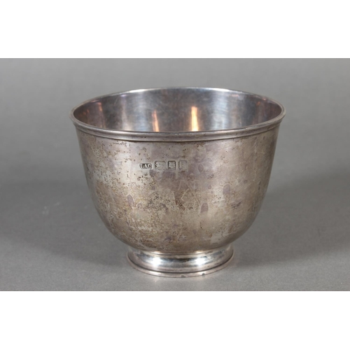 14 - Geo V silver deep bowl of plain form, Crichton Brothers, London, 1917, 211g.&nbsp;