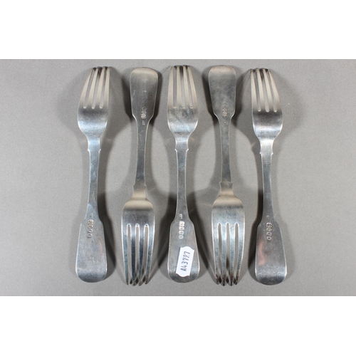 30 - Part set of five Irish silver table forks,&nbsp;Thomas Maning, Dublin, 1833, 373g.