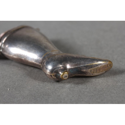 34 - Elizabeth II contemporary novelty silver vesta box in the form of a cat's head, makers marks BAC, Lo... 