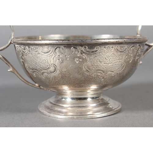 35 - Edwardian silver twin handled cup,&nbsp;Horace Woodward & Co Ltd, London, 1907, 133g and William... 
