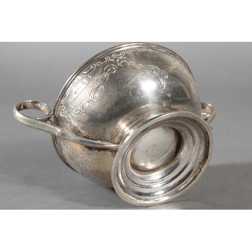 35 - Edwardian silver twin handled cup,&nbsp;Horace Woodward & Co Ltd, London, 1907, 133g and William... 