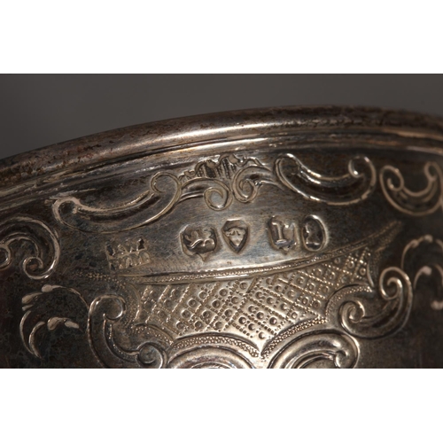 35 - Edwardian silver twin handled cup,&nbsp;Horace Woodward & Co Ltd, London, 1907, 133g and William... 