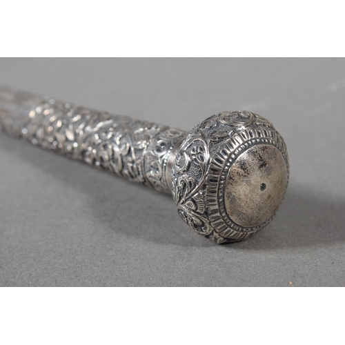 36 - Indian silver or white metal parasol handle with heavy foliate decoration, inscribed Bombay 1901, 31... 