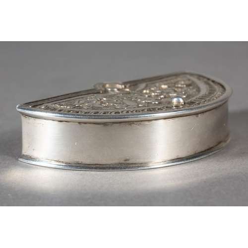 10 - Antique silver half moon shaped snuff box, with swivel top with figure decoration, Robert Peaston, L... 