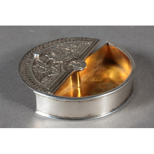 10 - Antique silver half moon shaped snuff box, with swivel top with figure decoration, Robert Peaston, L... 