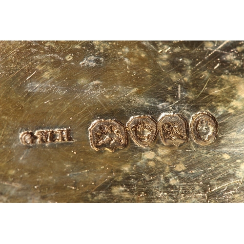 8 - William IV antique silver snuff box in the form of a book, G M Horton, London, 1836, and a Geo III s... 