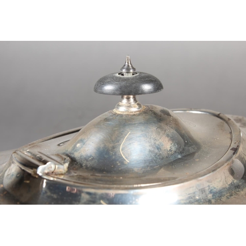 12 - Geo V silver three piece teaset of plain form, Sheffield,&nbsp;Frank Cobb & Co Ltd, 1932, 960g.&... 