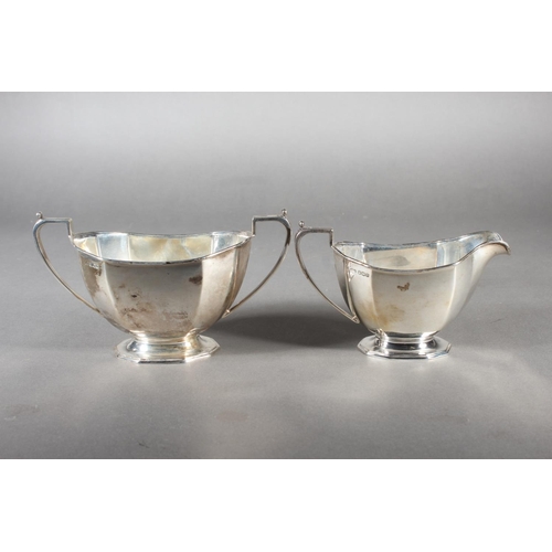 12 - Geo V silver three piece teaset of plain form, Sheffield,&nbsp;Frank Cobb & Co Ltd, 1932, 960g.&... 