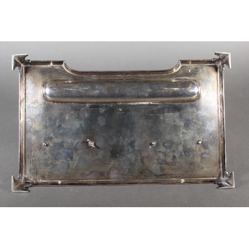 41 - Edwardian silver desk stand with double inkwell sections and pen tray to the front, maker SL Ld, Lon... 