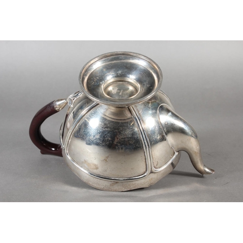 44 - Geo V silver teapot with wooden handle and knop, initialled S, Brook & Son, Sheffield, 1916, 823... 