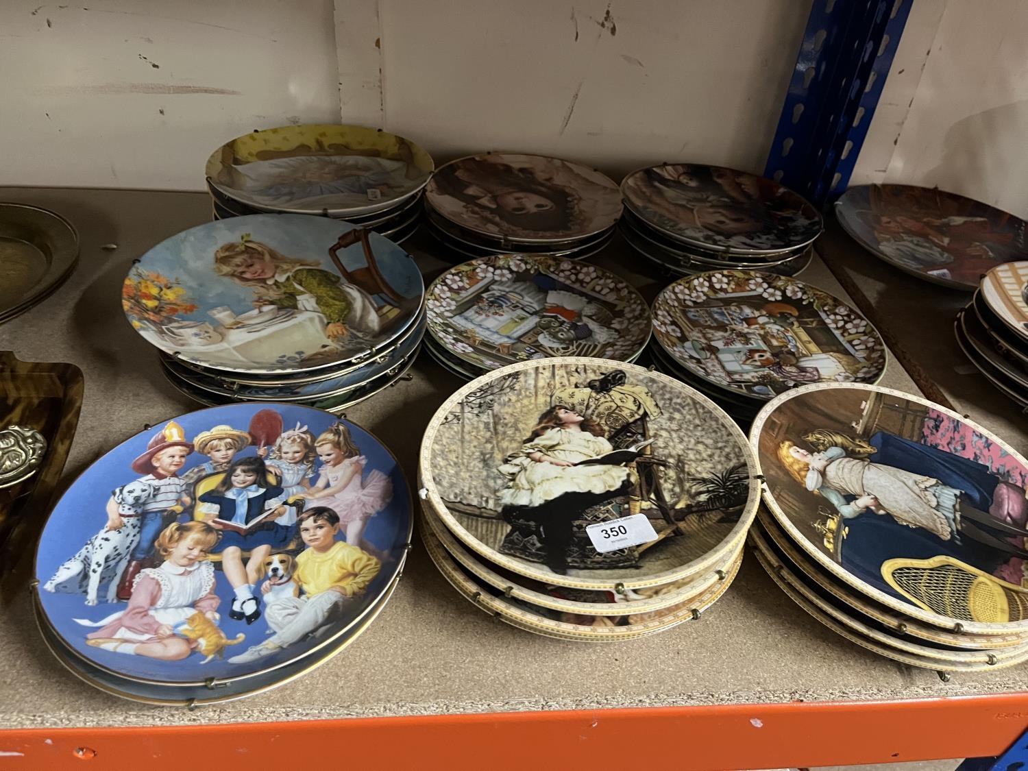 Quantity of collectors plates.