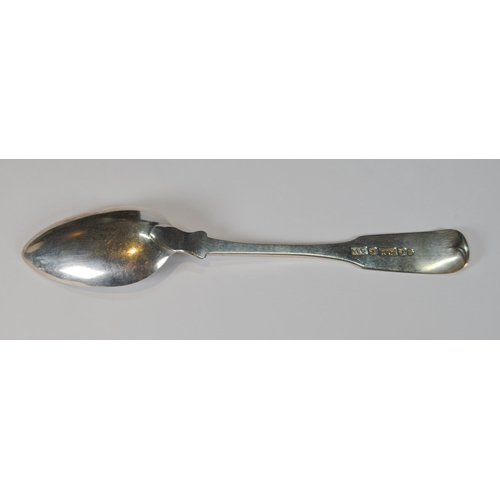 29 - John Urquhart, Perth c. 1830Scottish provincial silver fiddle pattern dessert spoon, initialled to t... 
