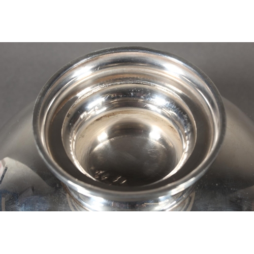 55 - Geo V silver twin handled pedestal bowl, Horace Woodward & Co Ltd, London, 1913, 19cm wide, 317g... 