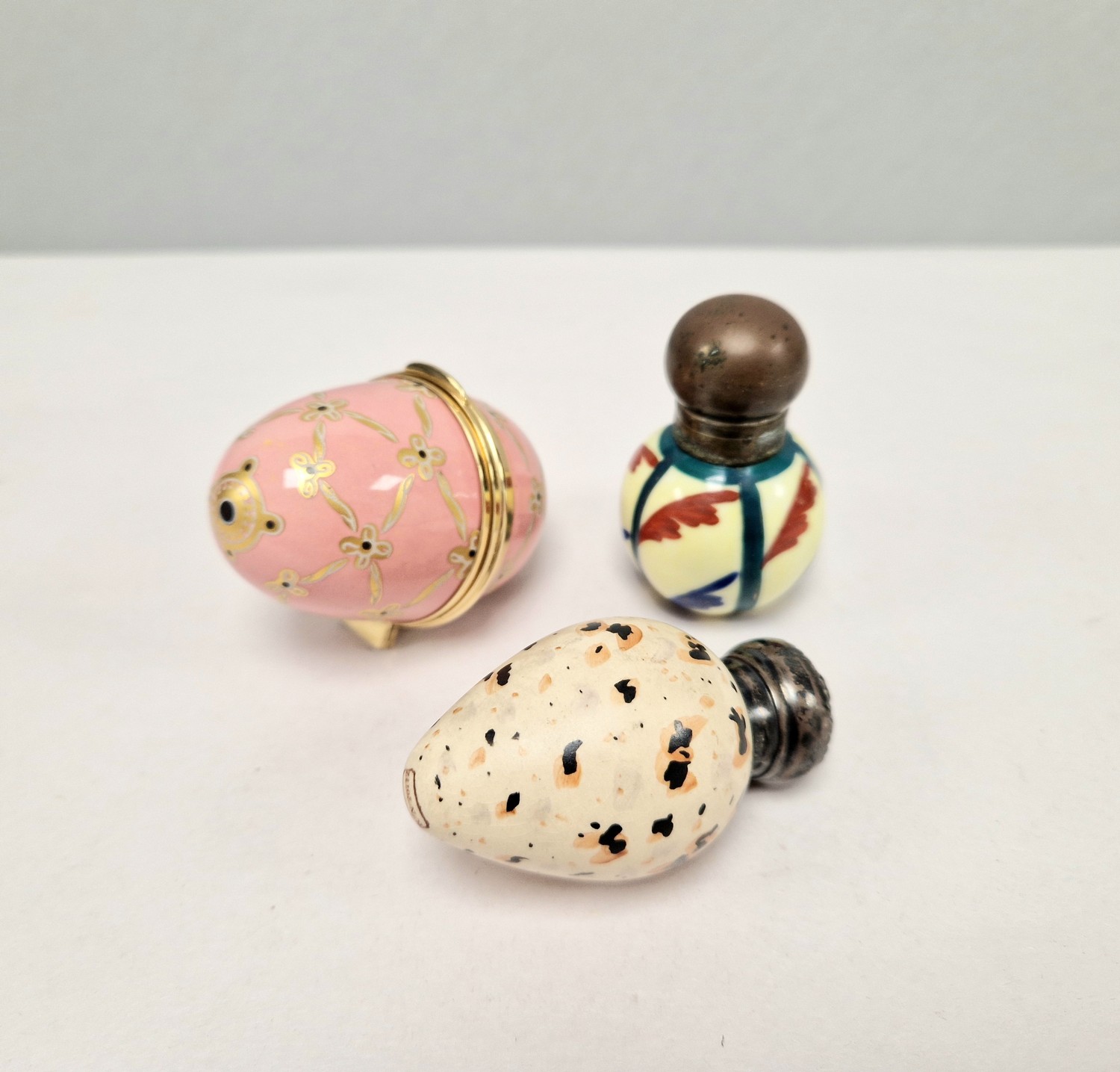 Victorian scent bottle in an eggshell pattern with silver top, another ...