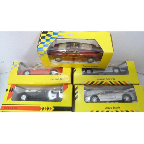 38 - Collection of seventeen Maisto Supercar and Shell Sportscar diecast models to include Ferrari F40, J... 