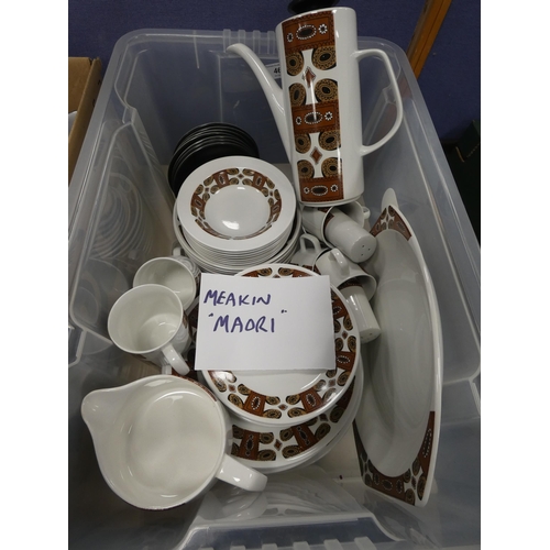 46 - Carton containing Meakin 'Maori' pattern tea and dinner wares.