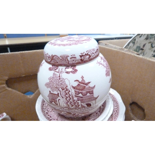 9 - Two cartons containing various Mason's ceramics to include 'Regency' pattern examples, dinner and te... 
