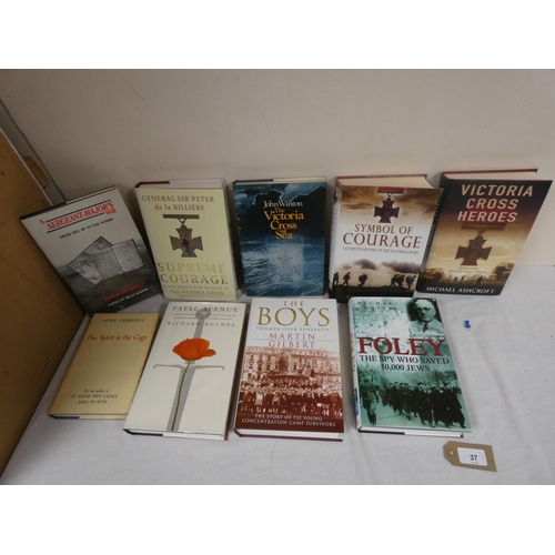 37 - Military Interest.&nbsp;&nbsp;A carton of vols. incl. books re. The Victoria Cross, others re. WWII.... 