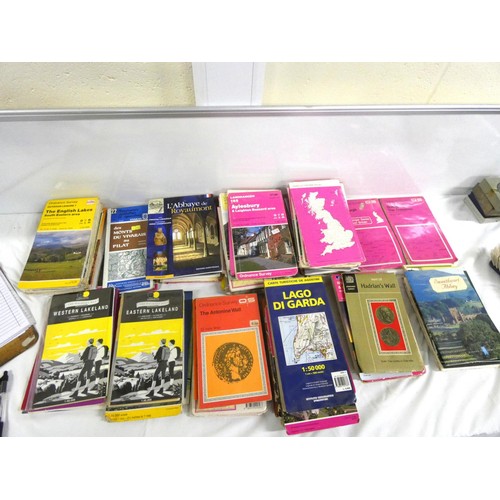 35 - Box of various folding maps, Aylesbury, Edinburgh and the Lakes.