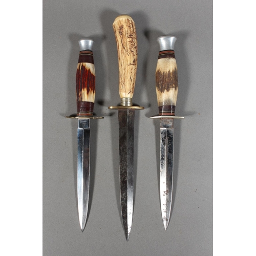 British hunting dagger, the ricasso marked 'WILLIAM RODGERS I CUT MY ...