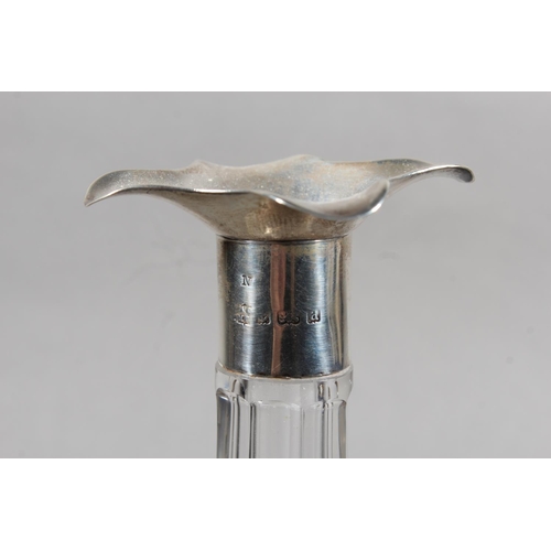 290 - Cut glass decanter and stopper with silver collar, manufactured in Birmingham 1900.