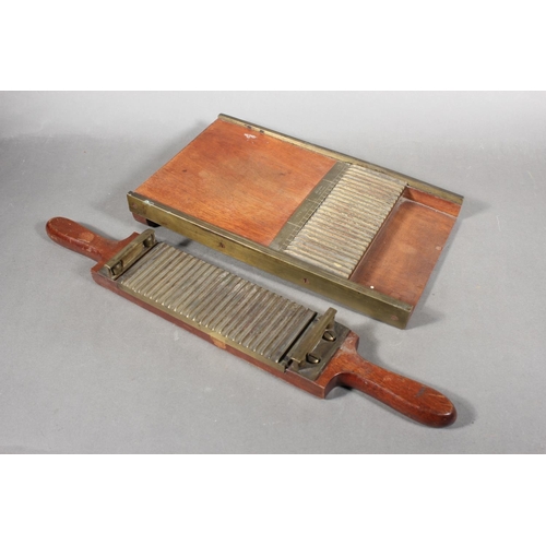 260D - Apothecary pill making board stamped 'SMAW SOL & THOMSON LONDON'.&nbsp;
