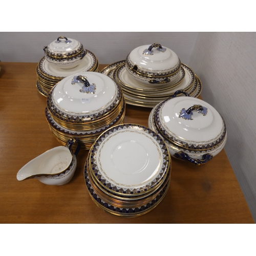 126 - Losol Ware for Keeling & Co., part dinner set to include graduated ashets, tureens, plates etc.