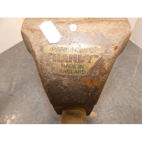 129 - Vintage Parkinson's 'Handy' bench vice.