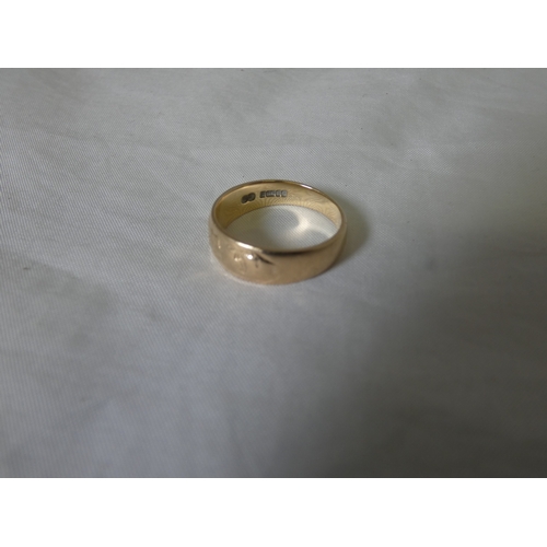 184 - 9ct gold band ring, '375', size R, 4g.